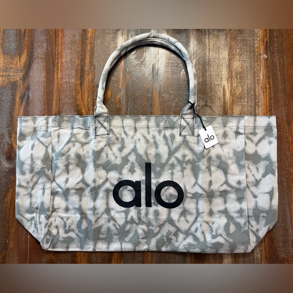 ALO Yoga Gray & White Tie-Dye Canvas Tote